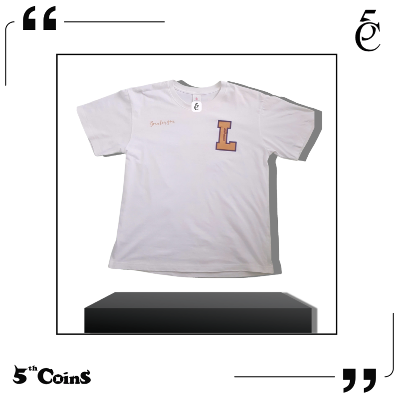Áo thun trắng chữ “L” của 5th Coins không chỉ đơn thuần là một món đồ thời trang, mà còn là biểu tượng của phong cách, sự thoải mái và cá tính dành cho giới trẻ hiện đại. Trong tiết trời oi ả của mùa hè, việc lựa chọn một chiếc áo vừa nhẹ nhàng, mát mẻ, vừa mang tính thẩm mỹ cao là điều rất quan trọng. Và chiếc áo thun trắng này chính là lựa chọn lý tưởng để bạn thể hiện bản thân một cách tinh tế nhưng không kém phần nổi bật.